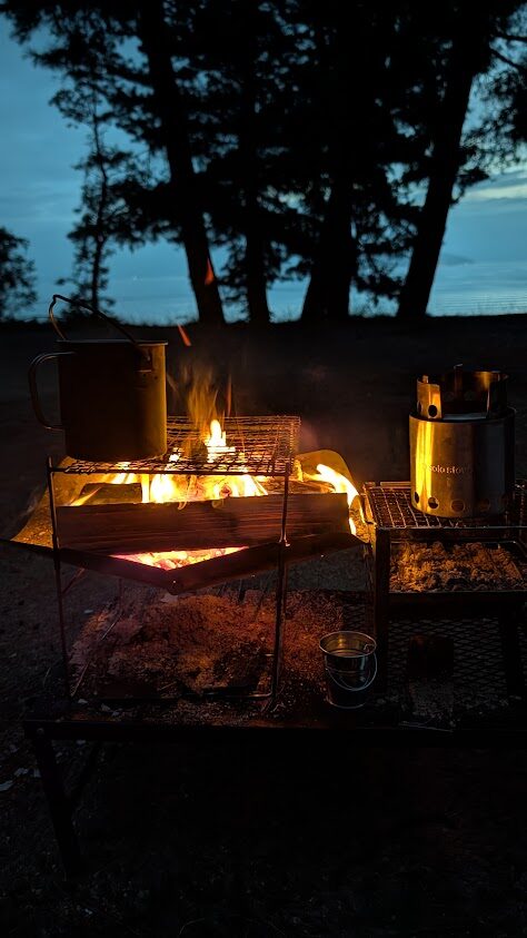 日の出前の焚き火