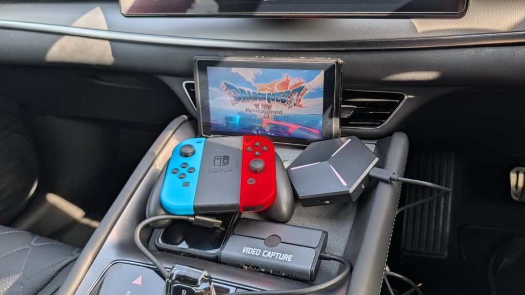 BYD SEALION 7の巨大な回転式マルチタッチスクリーン。このポテンシャルを最も引き出すのがNintendo Switchとの接続