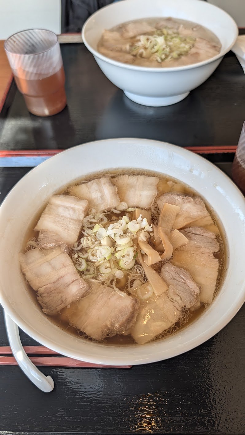 チャーシューたっぷりの醤油ラーメン